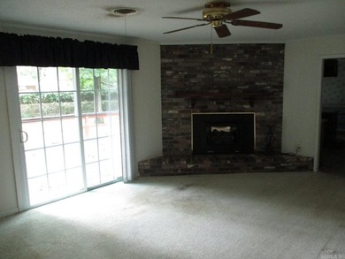 Welcome home to this spacious and well-designed property - photo 8