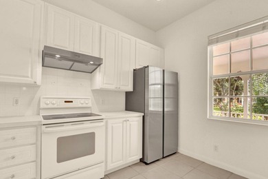 Charming 2BR/ 2 BA (NYC) style bungalow facing a large green - photo 14