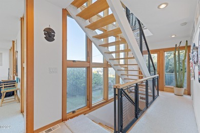 Motivated seller, submit all offers! Roads End Oceanview home - photo 15