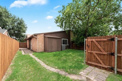 WELCOME HOME! This charming half duplex offers 2 bedrooms, 1 - photo 22