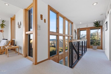 Motivated seller, submit all offers! Roads End Oceanview home - photo 25