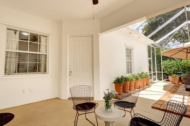 Charming 2BR/ 2 BA (NYC) style bungalow facing a large green - photo 26