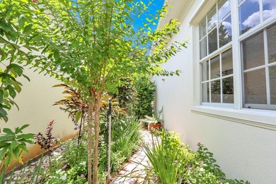 Charming 2BR/ 2 BA (NYC) style bungalow facing a large green - photo 27