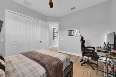 Stunning custom home located on a quiet cul-de-sac in the - photo 28
