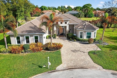 Stunning custom home located on a quiet cul-de-sac in the - photo 57