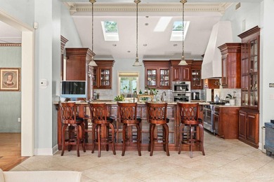 1.1 acres in the heart of Gulf Breeze Proper! This fine estate - photo 12