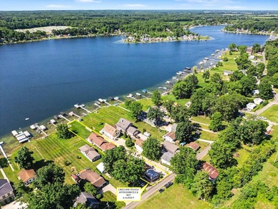 This home is absolutely turn-key, stunning, and has quality - photo 17