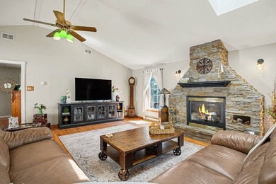 This home is absolutely turn-key, stunning, and has quality - photo 19