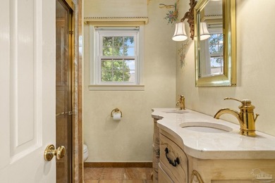 1.1 acres in the heart of Gulf Breeze Proper! This fine estate - photo 26