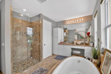 IMMACULATE LAKEFRONT POOL HOME | IMPACT WINDOWS | CUL-DE-SAC | - photo 32