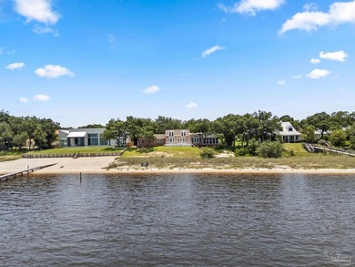 1.1 acres in the heart of Gulf Breeze Proper! This fine estate - photo 39
