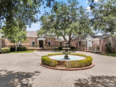 1.1 acres in the heart of Gulf Breeze Proper! This fine estate - photo 42
