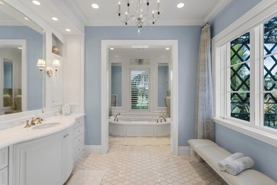 Introducing a magnificent Palm Beach Gardens Estate. This - photo 43