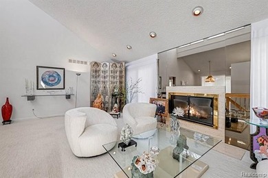 Welcome to this beautifully updated detached brick ranch condo - photo 7