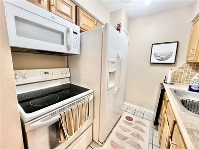 Just bring your clothes and settle right in-this charming condo - photo 13