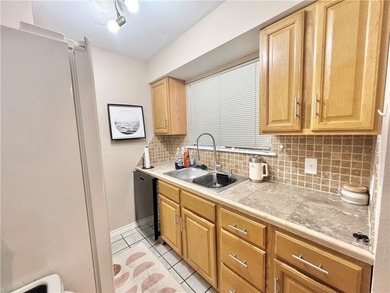 Just bring your clothes and settle right in-this charming condo - photo 15