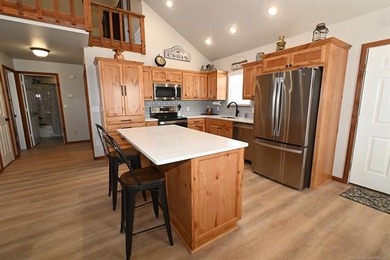NEW REDUCED PRICE! Turn-Key Lakeview Property Near Lake - photo 16