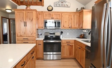 NEW REDUCED PRICE! Turn-Key Lakeview Property Near Lake - photo 17