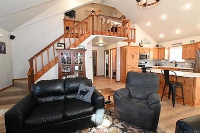 NEW REDUCED PRICE! Turn-Key Lakeview Property Near Lake - photo 22