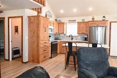 NEW REDUCED PRICE! Turn-Key Lakeview Property Near Lake - photo 24