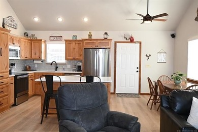 NEW REDUCED PRICE! Turn-Key Lakeview Property Near Lake - photo 25