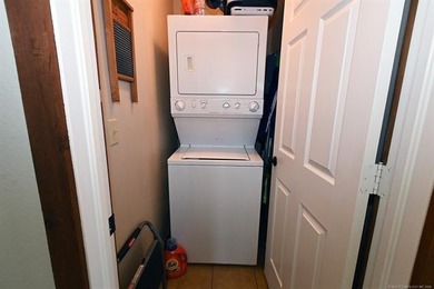 NEW REDUCED PRICE! Turn-Key Lakeview Property Near Lake - photo 28