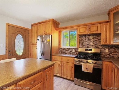 Experience the best of lakefront living with this move-in-ready - photo 9