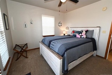 NEW REDUCED PRICE! Turn-Key Lakeview Property Near Lake - photo 31