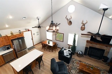 NEW REDUCED PRICE! Turn-Key Lakeview Property Near Lake - photo 34