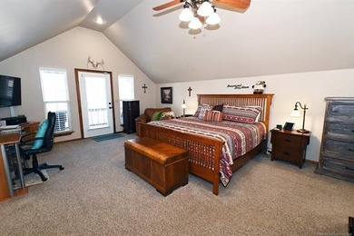 NEW REDUCED PRICE! Turn-Key Lakeview Property Near Lake - photo 38