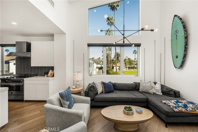 Ideally located approximately one block from the beach with - photo 1