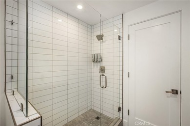 Ideally located approximately one block from the beach with - photo 10