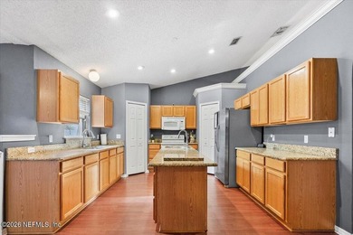 Welcome home to this well-maintained 3-bedroom, 2-bath residence - photo 7