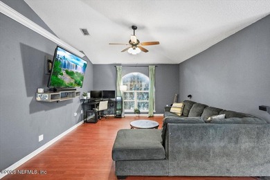 Welcome home to this well-maintained 3-bedroom, 2-bath residence - photo 8