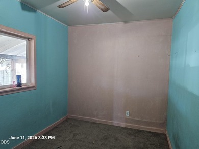 Spacious Chiloquin Home on a Corner Lot! This well-maintained - photo 8