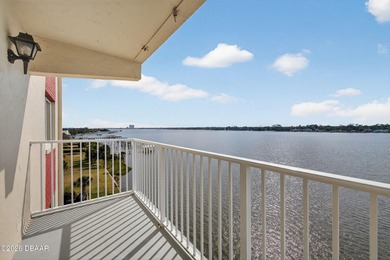 Move in ready! DIRECT RIVERFRONT! Bright & sunny 6th floor - photo 3