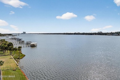 Move in ready! DIRECT RIVERFRONT! Bright & sunny 6th floor - photo 7