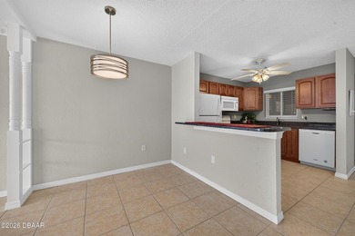 Move in ready! DIRECT RIVERFRONT! Bright & sunny 6th floor - photo 10