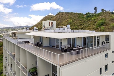Stunning, panoramic views of the ocean and Honolulu city skyline - photo 21