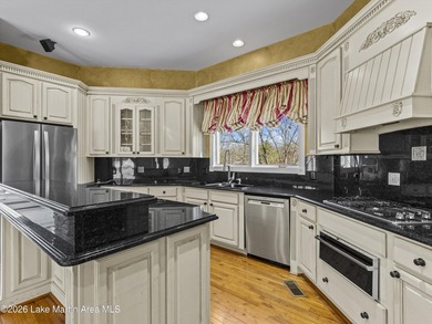 Located in Windermere West, this 5 bed, 4.5 bath lakefront home - photo 13