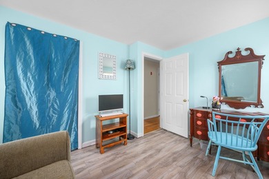 Spacious 4 bedroom cape w/seasonal water views of Ashument Pond! - photo 15