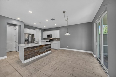 Beautiful, open, bright, immaculate move in ready 3/2 1/2 - photo 15