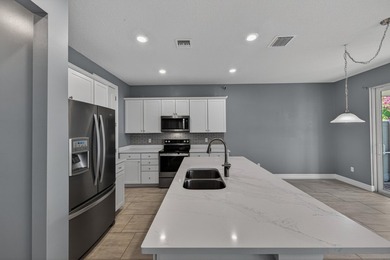 Beautiful, open, bright, immaculate move in ready 3/2 1/2 - photo 18