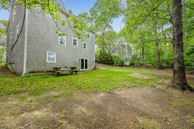 Spacious 4 bedroom cape w/seasonal water views of Ashument Pond! - photo 20