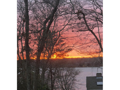 Spacious 4 bedroom cape w/seasonal water views of Ashument Pond! - photo 23