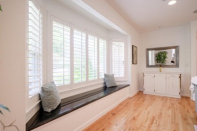 Absolutely spectacular Craftsman-style home on a quiet lane in - photo 24