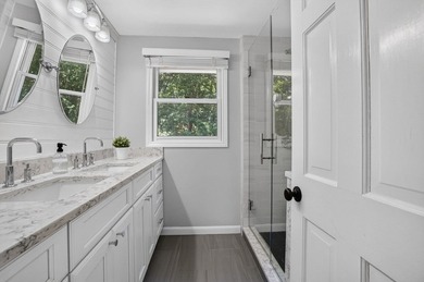 Beautifully maintained Colonial set on a manicured one-acre - photo 24