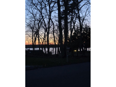 Spacious 4 bedroom cape w/seasonal water views of Ashument Pond! - photo 25
