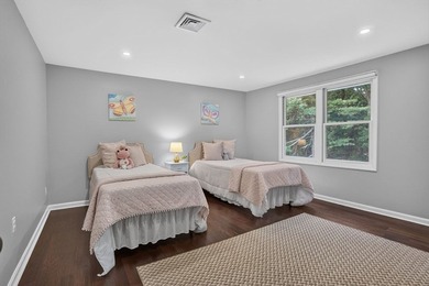 Beautifully maintained Colonial set on a manicured one-acre - photo 25