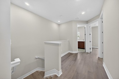 Beautiful, open, bright, immaculate move in ready 3/2 1/2 - photo 26